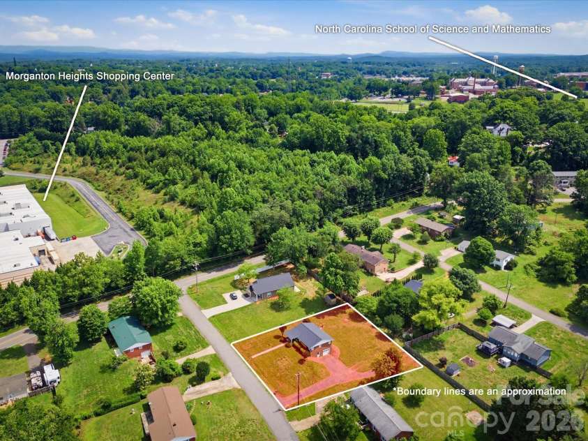 132 Starmount Circle, Morganton, NC 28655.  MLS# CAR4385907, YatesRealty ID 27436. 