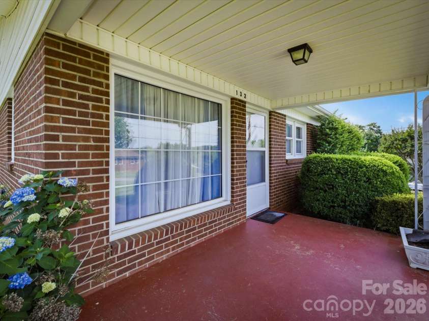 132 Starmount Circle, Morganton, NC 28655.  MLS# CAR4385907, YatesRealty ID 27436. 