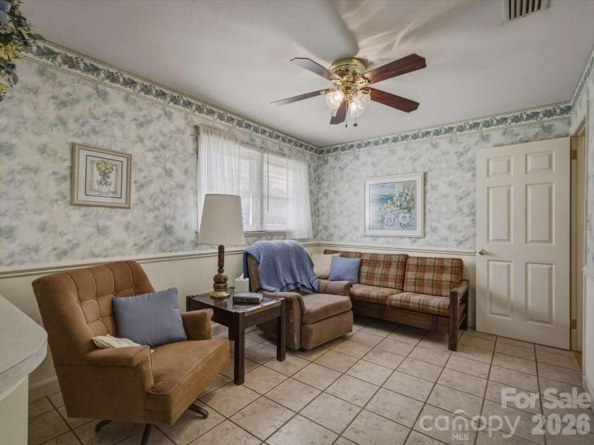 132 Starmount Circle, Morganton, NC 28655.  MLS# CAR4385907, YatesRealty ID 27436. 