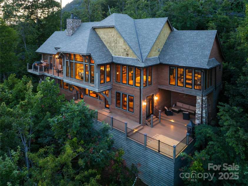 14 Clear Fork Lane, Fairview, NC 28730.  MLS# CAR4281074, YatesRealty ID 27436. 