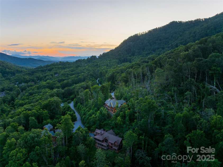 14 Clear Fork Lane, Fairview, NC 28730.  MLS# CAR4281074, YatesRealty ID 27436. 