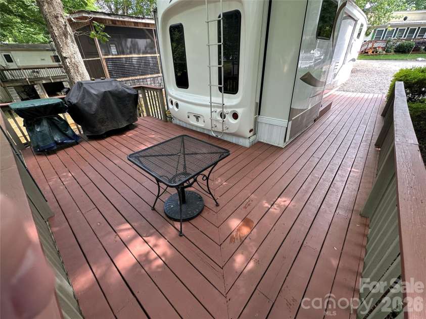 114 Oak Street, New London, NC 28127.  MLS# CAR4386112, YatesRealty ID 27438. 