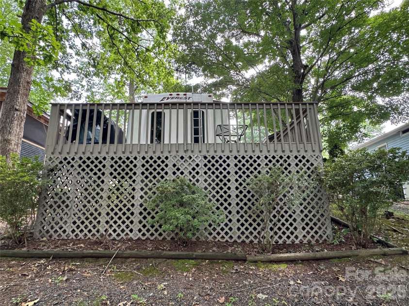 114 Oak Street, New London, NC 28127.  MLS# CAR4386112, YatesRealty ID 27438. 