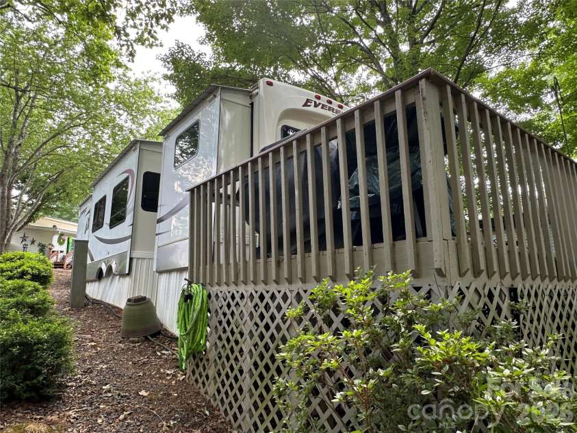 114 Oak Street, New London, NC 28127.  MLS# CAR4386112, YatesRealty ID 27438. 