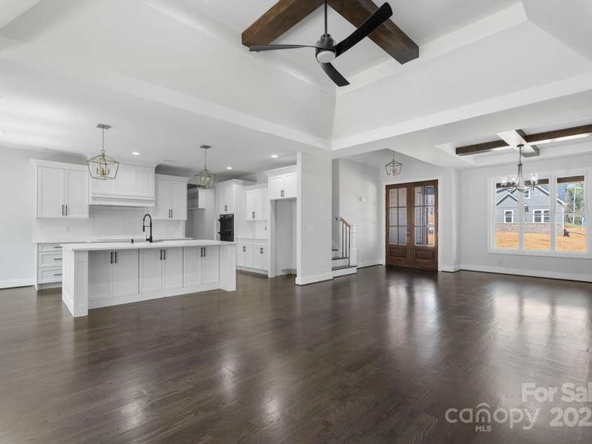 3732 Whitney Drive, Hickory, NC 28601.  MLS# CAR4233333, YatesRealty ID 27439. 