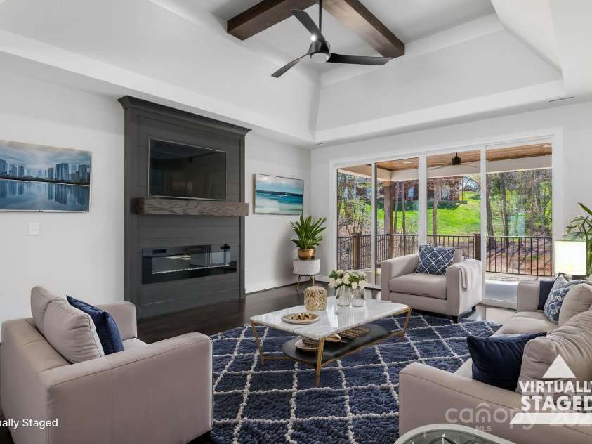 3732 Whitney Drive, Hickory, NC 28601.  MLS# CAR4233333, YatesRealty ID 27439. 