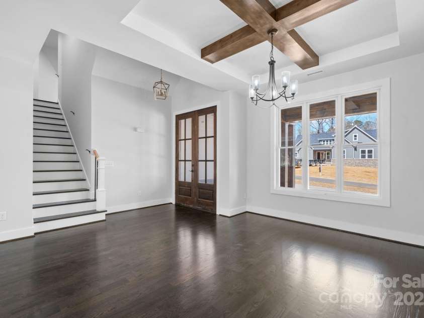 3732 Whitney Drive, Hickory, NC 28601.  MLS# CAR4233333, YatesRealty ID 27439. 