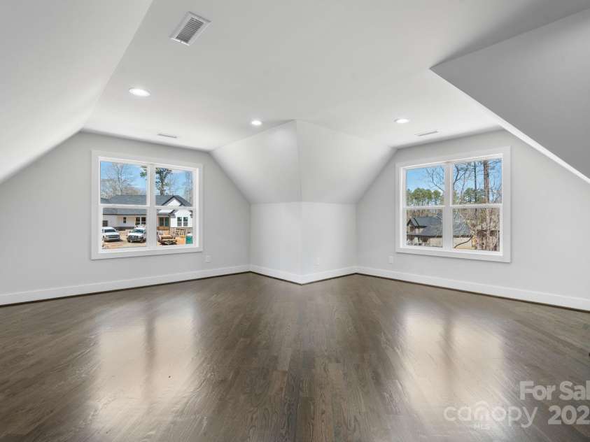 3732 Whitney Drive, Hickory, NC 28601.  MLS# CAR4233333, YatesRealty ID 27439. 