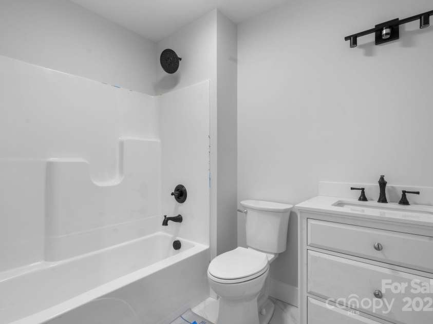 3732 Whitney Drive, Hickory, NC 28601.  MLS# CAR4233333, YatesRealty ID 27439. 