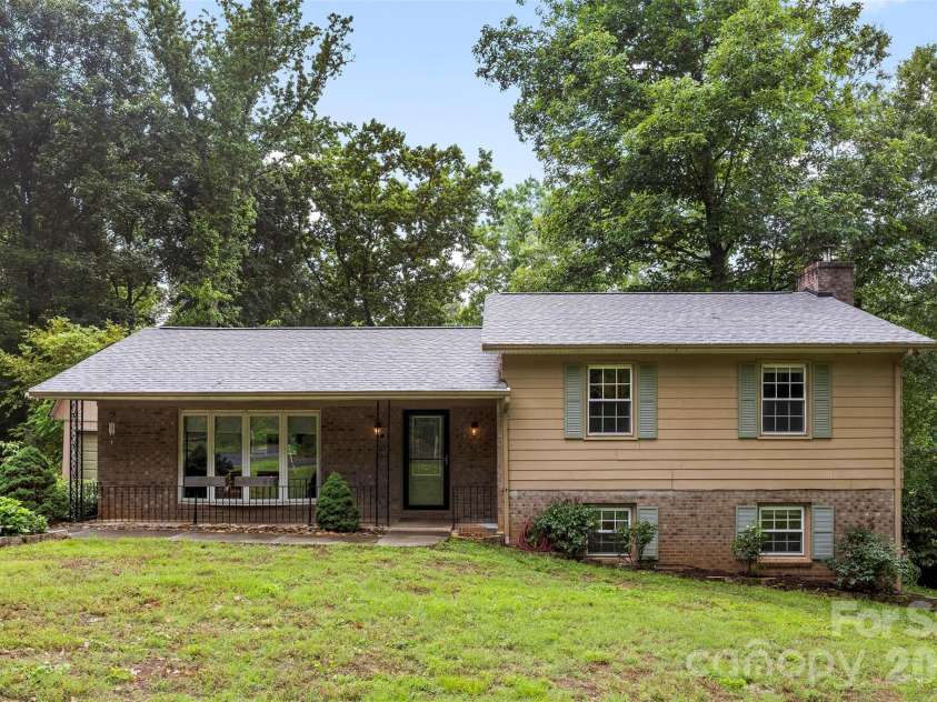 102 Stacybrook Drive, Concord, NC 28025.  MLS# CAR4387107, YatesRealty ID 27440. 