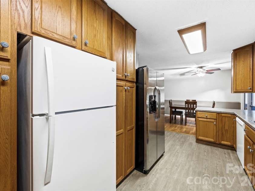 102 Stacybrook Drive, Concord, NC 28025.  MLS# CAR4387107, YatesRealty ID 27440. 