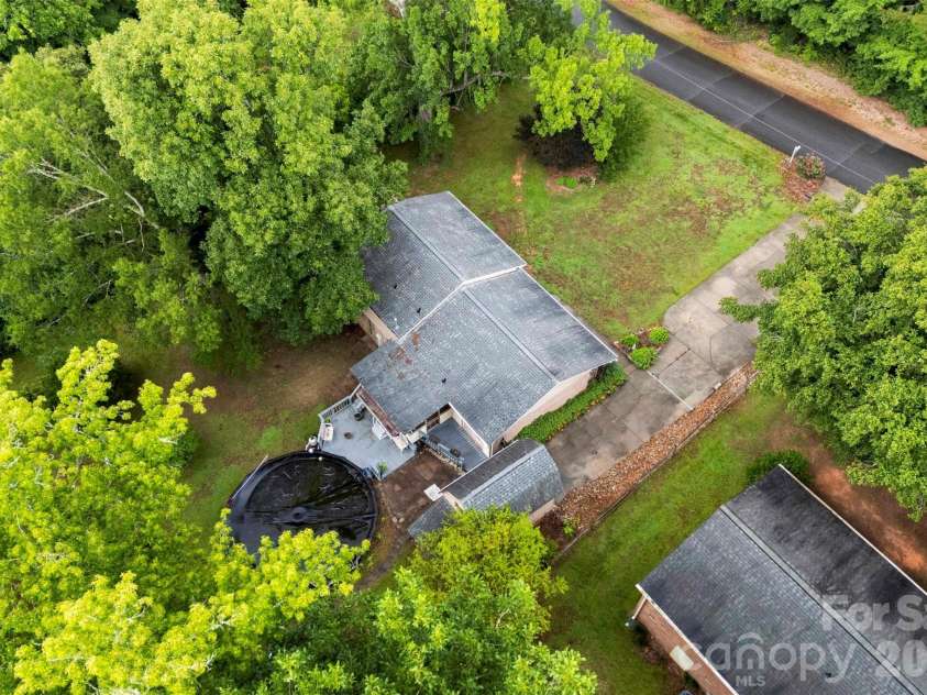 102 Stacybrook Drive, Concord, NC 28025.  MLS# CAR4387107, YatesRealty ID 27440. 