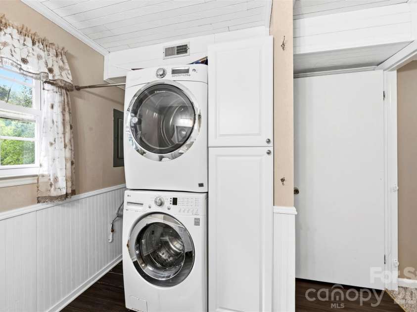 102 Stacybrook Drive, Concord, NC 28025.  MLS# CAR4387107, YatesRealty ID 27440. Bathroom (lower level)