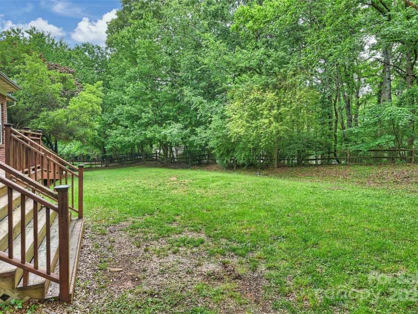 20812 Decora Drive, Cornelius, NC 28031.  MLS# CAR4258936, YatesRealty ID 27440. 