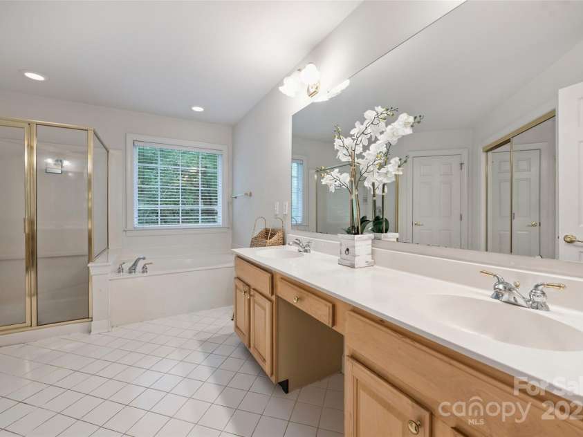 20812 Decora Drive, Cornelius, NC 28031.  MLS# CAR4258936, YatesRealty ID 27440. 