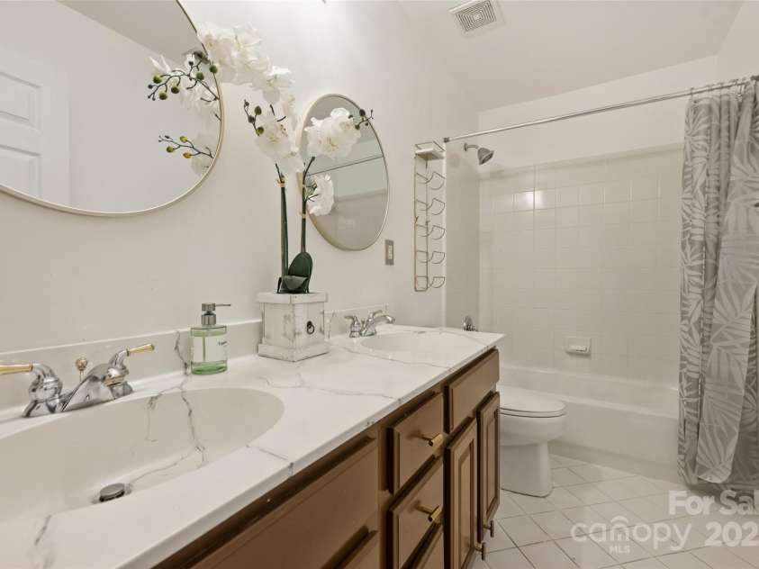 20812 Decora Drive, Cornelius, NC 28031.  MLS# CAR4258936, YatesRealty ID 27440. 