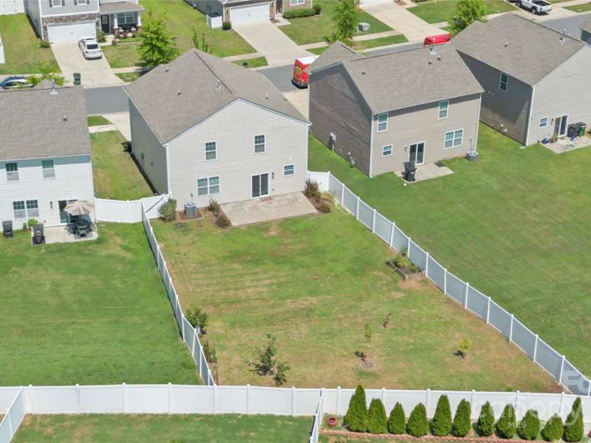 2423 Tallet Trace, Charlotte, NC 28216.  MLS# CAR4271851, YatesRealty ID 27441. 