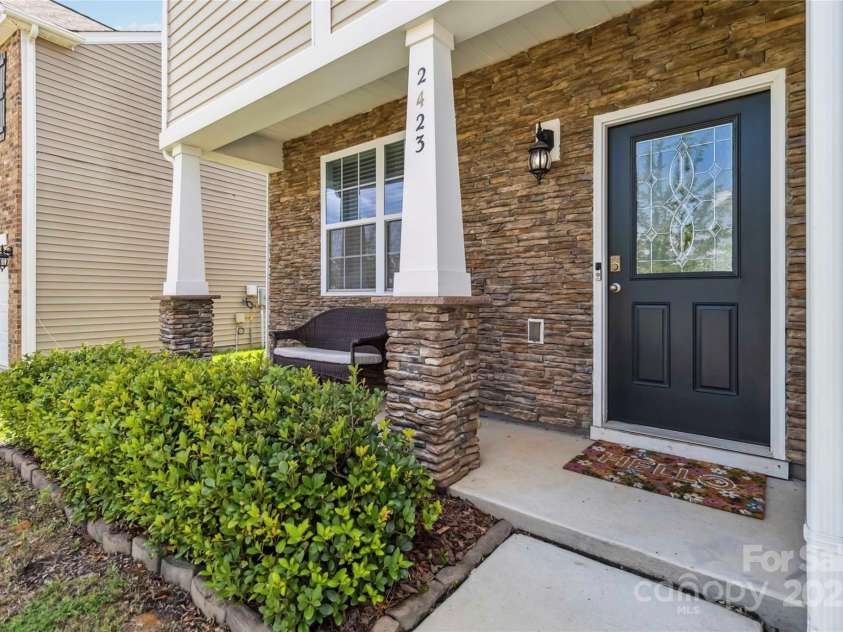 2423 Tallet Trace, Charlotte, NC 28216.  MLS# CAR4271851, YatesRealty ID 27441. 