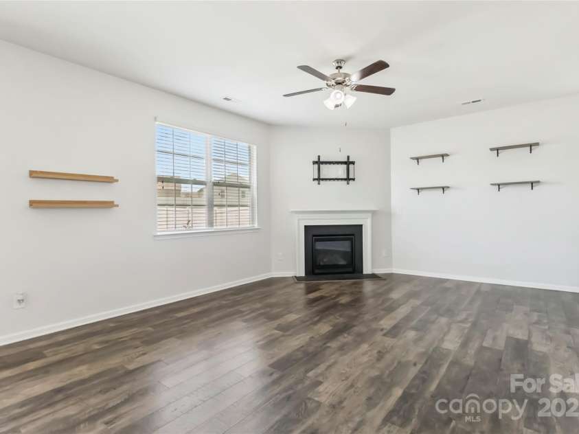 2423 Tallet Trace, Charlotte, NC 28216.  MLS# CAR4271851, YatesRealty ID 27441. 