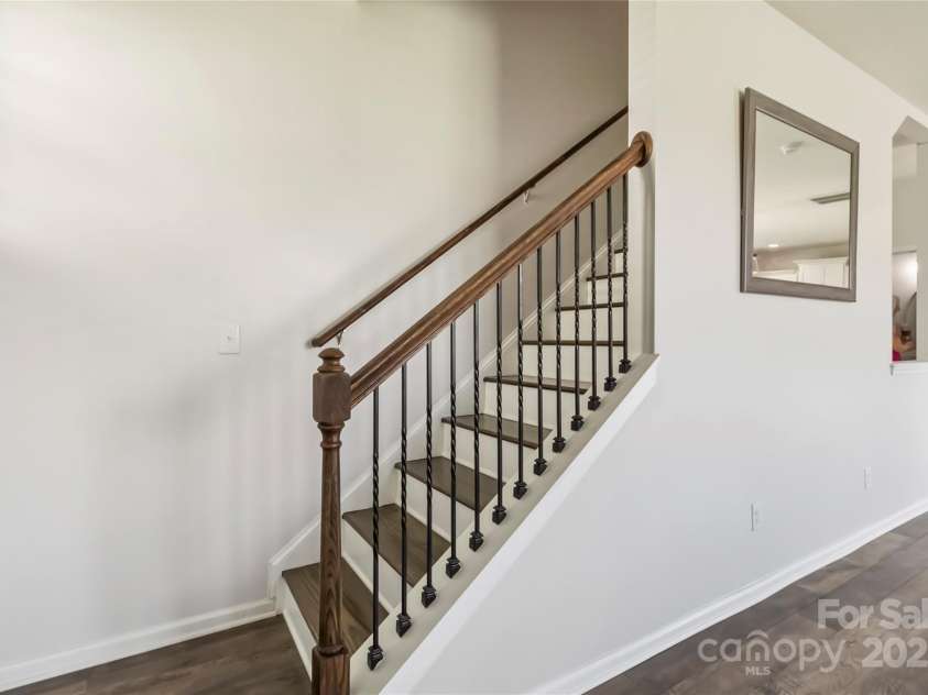 2423 Tallet Trace, Charlotte, NC 28216.  MLS# CAR4271851, YatesRealty ID 27441. 