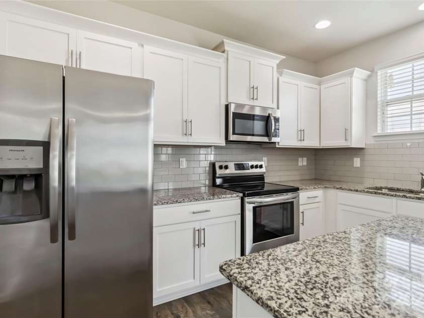 2423 Tallet Trace, Charlotte, NC 28216.  MLS# CAR4271851, YatesRealty ID 27441. Refrigerator stays
