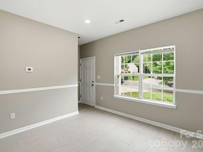5232 Javitz Road, Charlotte, NC 28216.  MLS# CAR4387419, YatesRealty ID 27443. 