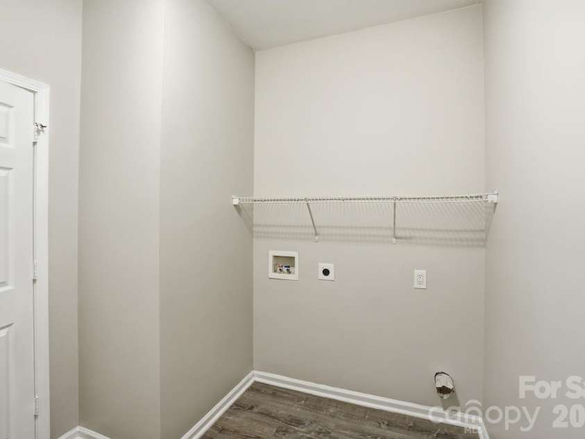 5232 Javitz Road, Charlotte, NC 28216.  MLS# CAR4387419, YatesRealty ID 27443. 