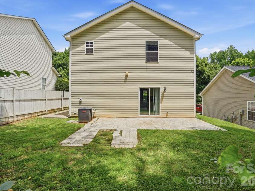 5232 Javitz Road, Charlotte, NC 28216.  MLS# CAR4387419, YatesRealty ID 27443. 