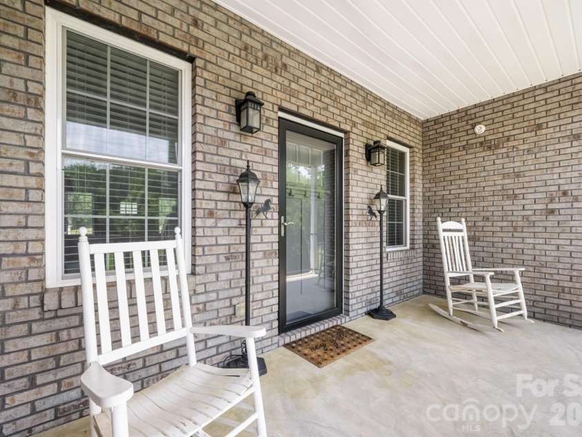 1100 Rainbow Drive, Mount Holly, NC 28120.  MLS# CAR4388731, YatesRealty ID 27444. 