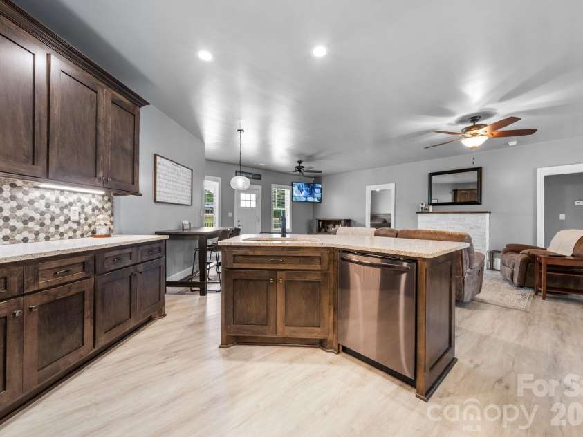 1100 Rainbow Drive, Mount Holly, NC 28120.  MLS# CAR4388731, YatesRealty ID 27444. 
