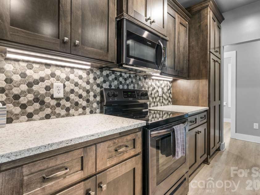 1100 Rainbow Drive, Mount Holly, NC 28120.  MLS# CAR4388731, YatesRealty ID 27444. 