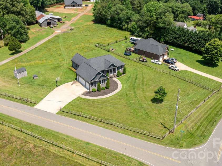 1100 Rainbow Drive, Mount Holly, NC 28120.  MLS# CAR4388731, YatesRealty ID 27444. 