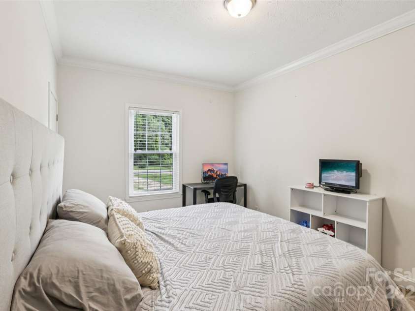 1593 Bloomfield Road, Rock Hill, SC 29732.  MLS# CAR4270316, YatesRealty ID 27444. Secondary bedroom with walk-in closet