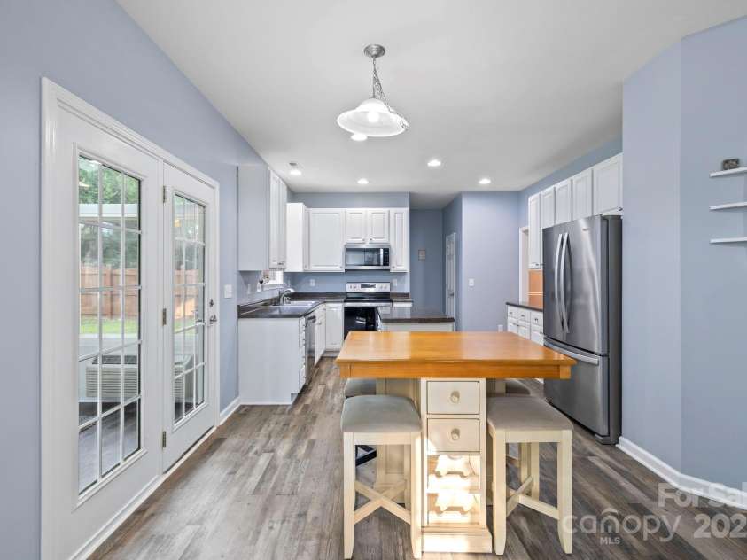 138 Black River Road, Fletcher, NC 28732.  MLS# CAR4282304, YatesRealty ID 27446. Kitchen
