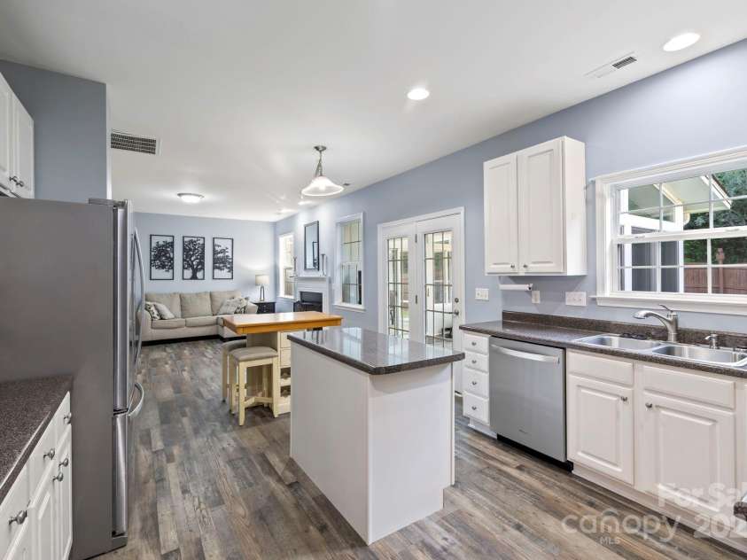 138 Black River Road, Fletcher, NC 28732.  MLS# CAR4282304, YatesRealty ID 27446. Kitchen