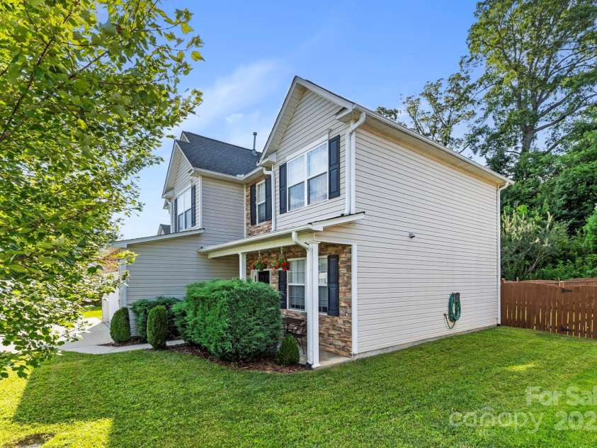 138 Black River Road, Fletcher, NC 28732.  MLS# CAR4282304, YatesRealty ID 27446. Right side view