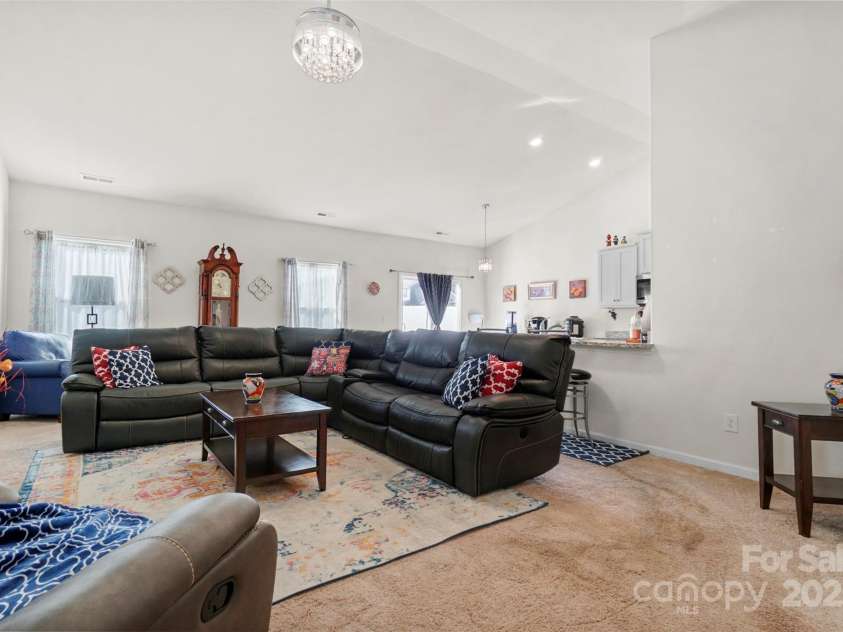 5306 Upton Place, Charlotte, NC 28215.  MLS# CAR4279636, YatesRealty ID 27447. 