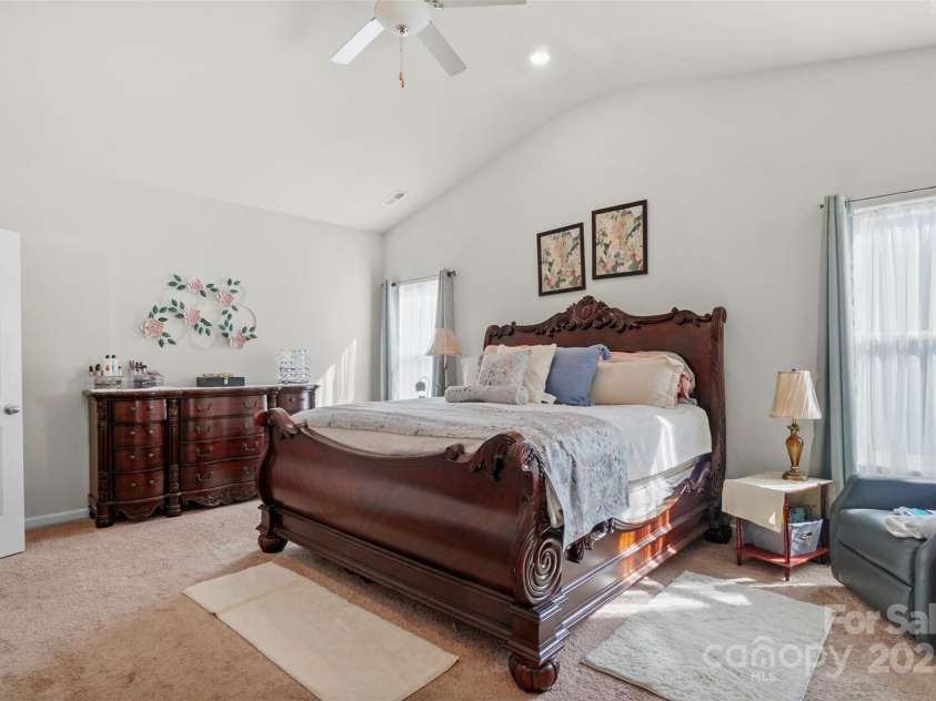 5306 Upton Place, Charlotte, NC 28215.  MLS# CAR4279636, YatesRealty ID 27447. 