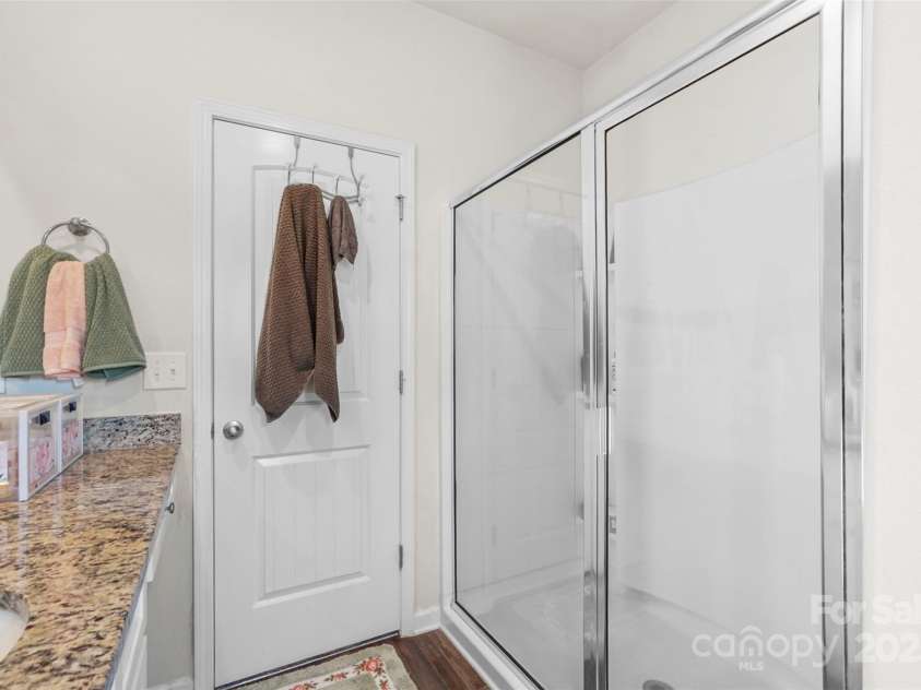 5306 Upton Place, Charlotte, NC 28215.  MLS# CAR4279636, YatesRealty ID 27447. 