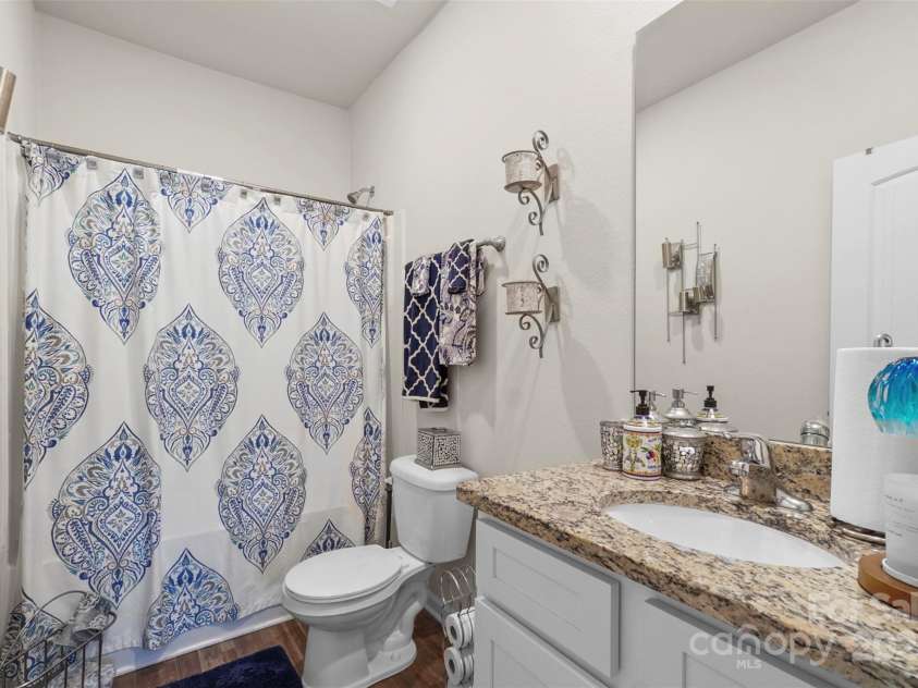 5306 Upton Place, Charlotte, NC 28215.  MLS# CAR4279636, YatesRealty ID 27447. 