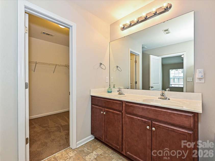 6709 Broad Valley Court, Charlotte, NC 28216.  MLS# CAR4388395, YatesRealty ID 27447. Primary bathroom
