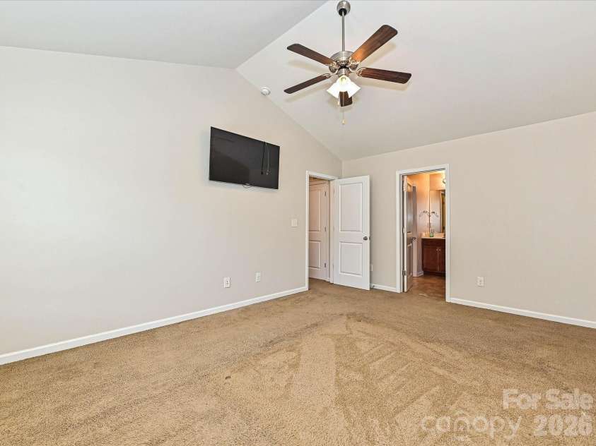6709 Broad Valley Court, Charlotte, NC 28216.  MLS# CAR4388395, YatesRealty ID 27447. Primary bedroom