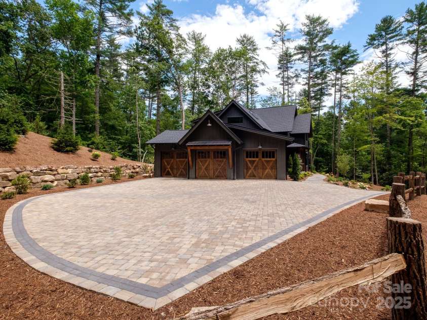 115 Rockbrook Overlook, Brevard, NC 28712.  MLS# CAR4281604, YatesRealty ID 27448. Large motorcourt
