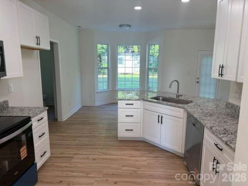 10615 Elm Bend Drive, Charlotte, NC 28273.  MLS# CAR4389205, YatesRealty ID 27449. 