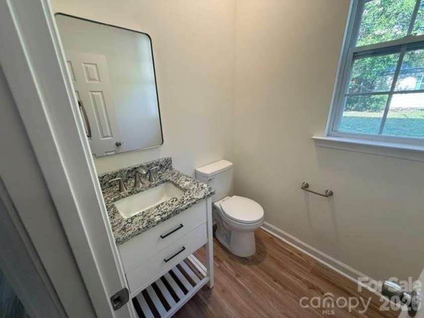 10615 Elm Bend Drive, Charlotte, NC 28273.  MLS# CAR4389205, YatesRealty ID 27449. 