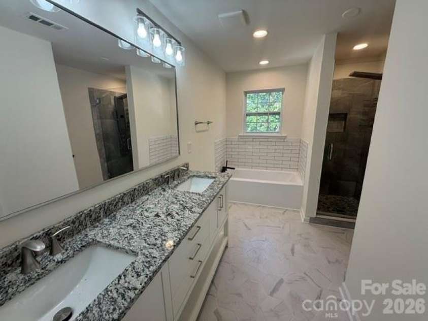 10615 Elm Bend Drive, Charlotte, NC 28273.  MLS# CAR4389205, YatesRealty ID 27449. 