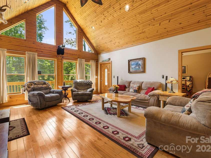 66 Volunteer Drive, Burnsville, NC 28714.  MLS# CAR4278537, YatesRealty ID 27449. 