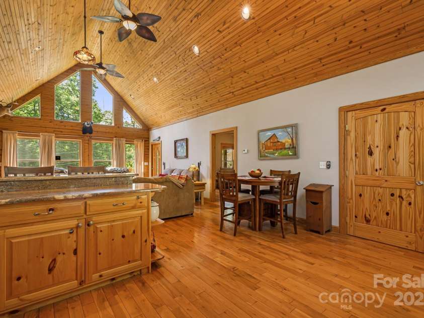 66 Volunteer Drive, Burnsville, NC 28714.  MLS# CAR4278537, YatesRealty ID 27449. 