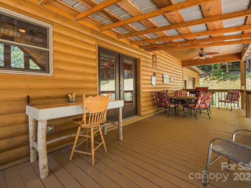 66 Volunteer Drive, Burnsville, NC 28714.  MLS# CAR4278537, YatesRealty ID 27449. 