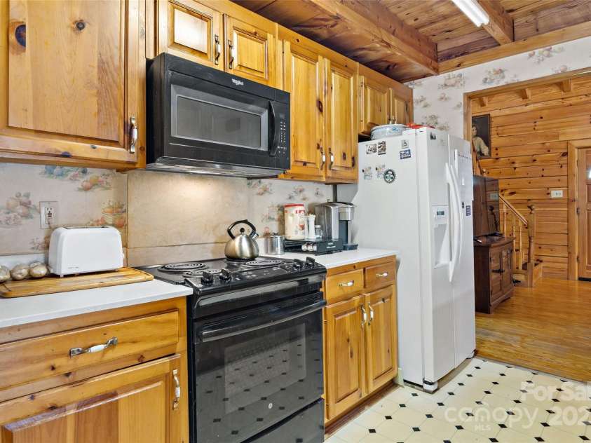 100 Goose Creek Road, Marion, NC 28752.  MLS# CAR4166247, YatesRealty ID 2745. 